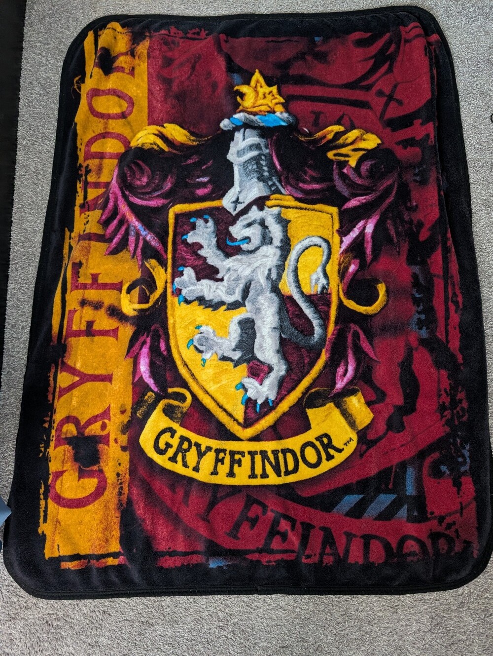 Harry Potter Gryffindor Blanket - Red & Gold
